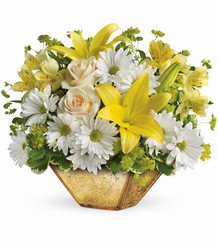 Garden Reflections Centerpiece  Cottage Florist Lakeland Fl 33813 Premium Flowers lakeland